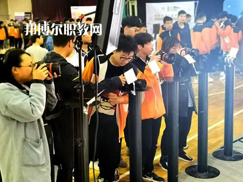泰州市鳳凰藝術(shù)學(xué)校2021年報名條件、招生要求、招生對象