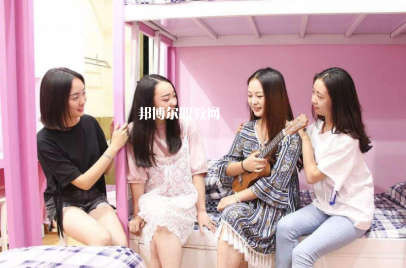 鳳慶縣職業(yè)高級中學怎么樣、好不好