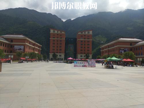 怒江州民族中等專業(yè)學(xué)校2021年報名條件、招生要求、招生對象