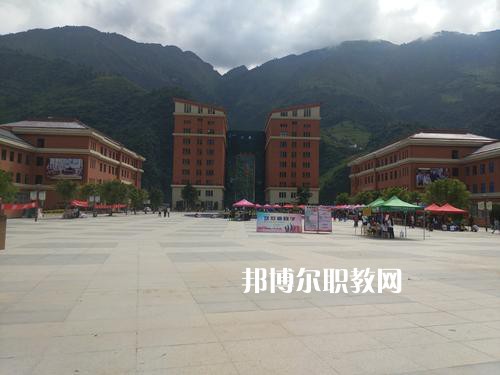 怒江州民族中等專(zhuān)業(yè)學(xué)校2021年學(xué)費(fèi)、收費(fèi)多少