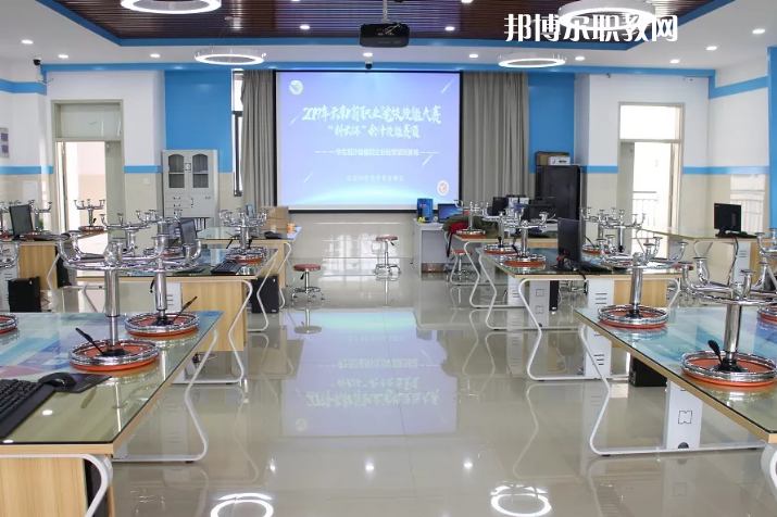 紅河財經(jīng)學校2021年地址在哪里
