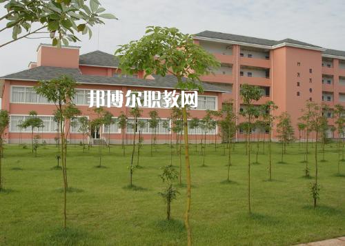 玉溪工業(yè)財(cái)貿(mào)學(xué)校2021年招生簡章