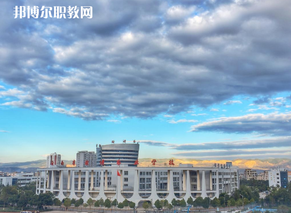 云南曲靖農(nóng)業(yè)學(xué)校2021年報名條件、招生要求、招生對象