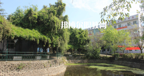 成都青華職業(yè)學(xué)校2021年報(bào)名條件、招生要求、招生對(duì)象