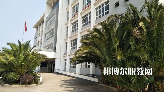 晉寧職業(yè)高級(jí)中學(xué)2021年報(bào)名條件、招生要求、招生對(duì)象