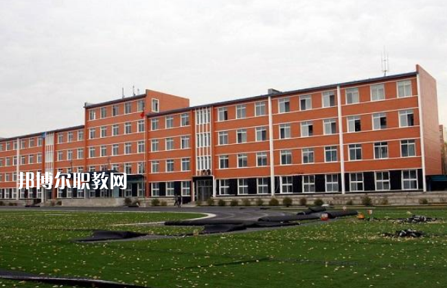 云南楚雄工業(yè)學校2021年學費、收費多少