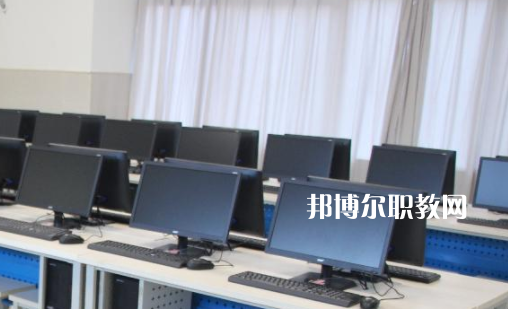 杭州2022年初中生學(xué)計算機(jī)學(xué)校怎樣