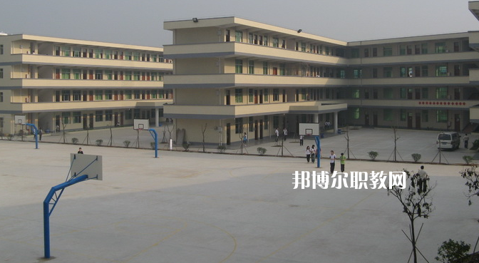 廣東領(lǐng)才技工學(xué)校2022年報(bào)名條件、招生要求、招生對(duì)象