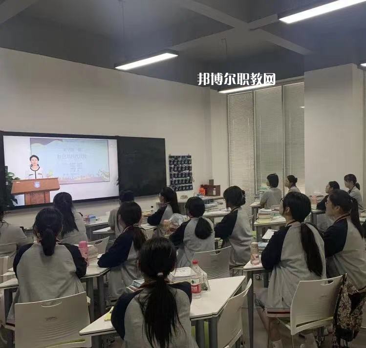 江蘇南京技師學(xué)院2022年報名條件、招生要求、招生對象