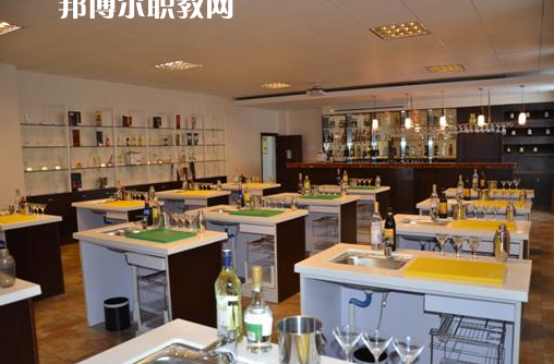 貴州旅游學(xué)校2022年學(xué)費(fèi)、收費(fèi)多少
