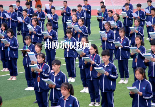 崇信縣職業(yè)教育中心2022年報名條件、招生要求、招生對象 