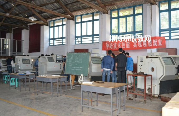 貴州鐵路技術(shù)學(xué)校2022年報(bào)名條件、招生要求、招生對(duì)象