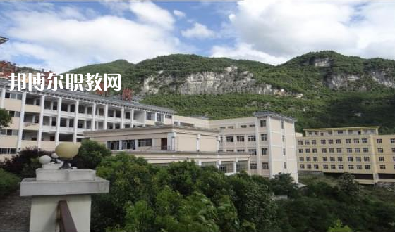 德慶縣中等職業(yè)學校2022年報名條件、招生要求、招生對象