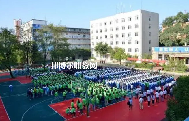 貴州鐵路技師學(xué)校2022年學(xué)費(fèi)、收費(fèi)多少