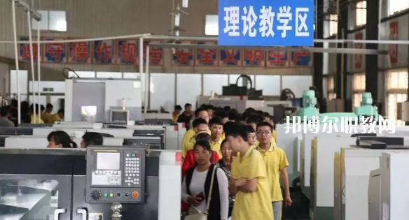 武邑奮飛職業(yè)技術(shù)中等專業(yè)學(xué)校怎么樣、好不好