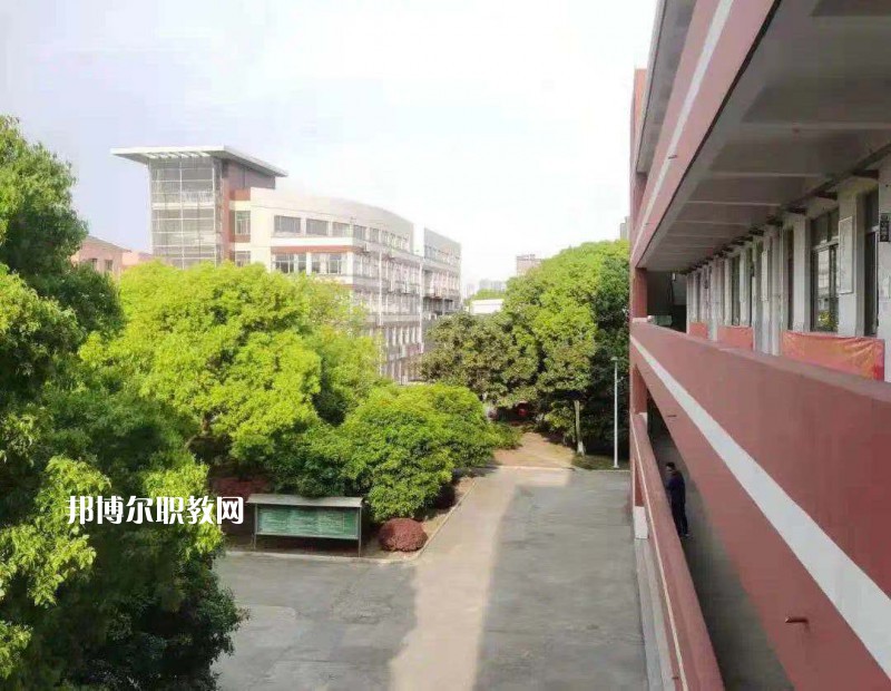 江陰商業(yè)中等專業(yè)學(xué)校2022年報(bào)名條件、招生要求、招生對象