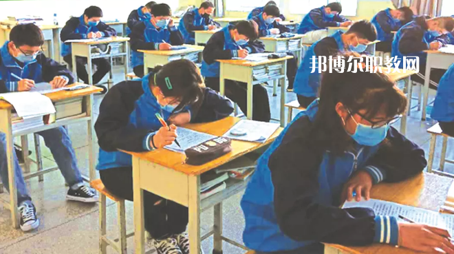 武威勞動服務(wù)技工學(xué)校2022年學(xué)費、收費多少