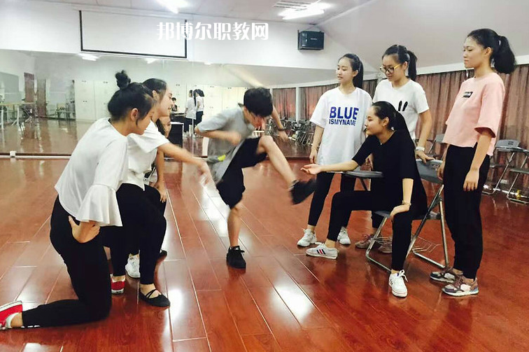 石家莊華韻藝術(shù)中專學(xué)校2022年報(bào)名條件、招生要求、招生對(duì)象