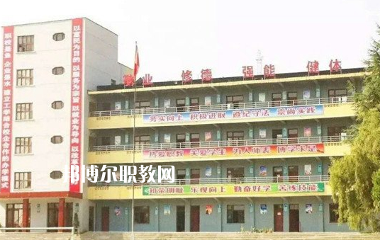 貴州金蓉?zé)o線電技工學(xué)校2022年報名條件、招生要求、招生對象