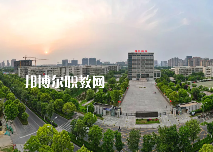 江蘇海安中等專業(yè)學校2022年報名條件、招生要求、招生對象