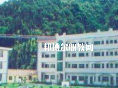冕寧縣職業(yè)技術(shù)學(xué)校2022年報(bào)名條件、招生要求、招生對(duì)象