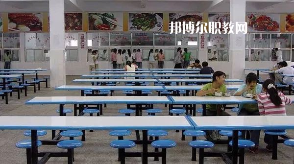 陜西寶雞育新職業(yè)高級(jí)中學(xué)2022年宿舍條件