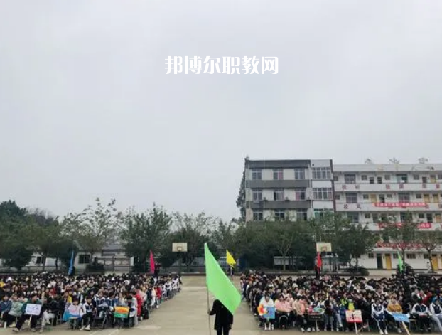 紅河州衛(wèi)生護(hù)理學(xué)校2022年學(xué)費(fèi)、收費(fèi)多少