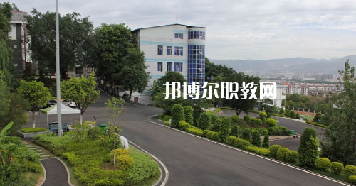 四川省涼山農業(yè)學校2022年招生辦聯(lián)系電話