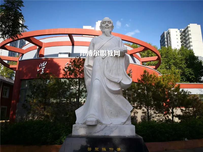 天水衛(wèi)生學校2022年報名條件、招生要求、招生對象