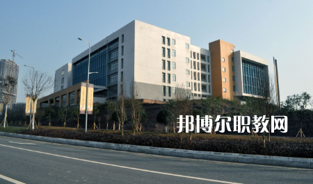 重慶合川職業(yè)教育中心2022年報(bào)名條件、招生要求、招生對(duì)象
