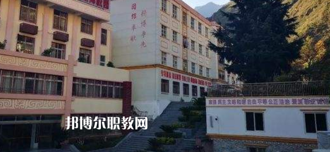 威州民族師范學(xué)校2022年報(bào)名條件、招生要求、招生對(duì)象