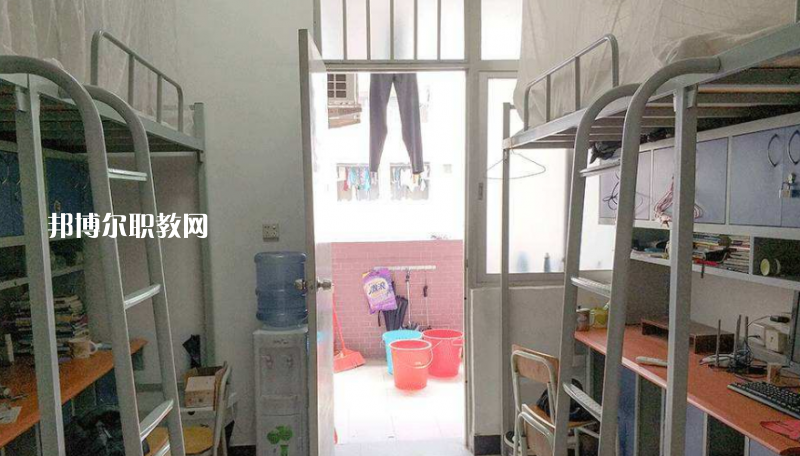 東莞經(jīng)濟貿(mào)易學校2022年宿舍條件