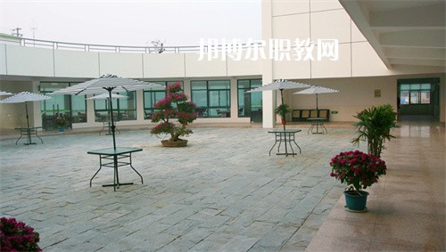 鎮(zhèn)江高等職業(yè)技術(shù)學校2022年報名條件、招生要求、招生對象