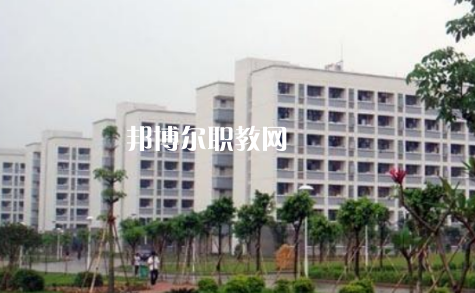 西雙版納經(jīng)濟(jì)管理職業(yè)學(xué)校2022年學(xué)費(fèi)、收費(fèi)多少