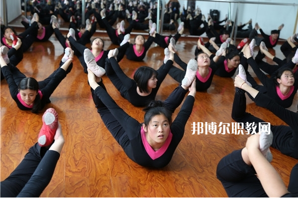 重慶榮昌職業(yè)教育中心2022年學(xué)費、收費多少