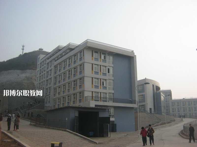 承德北辰中等專(zhuān)業(yè)學(xué)校2022年招生簡(jiǎn)章