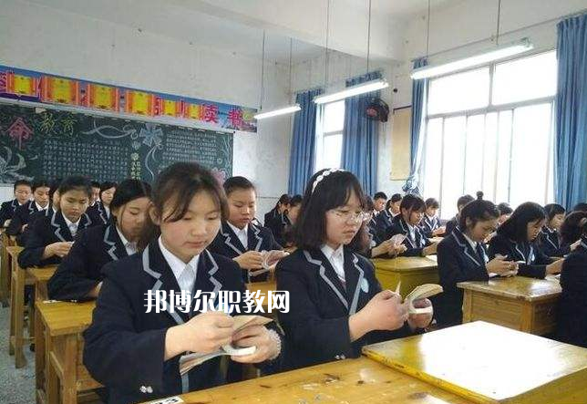 重慶墊江職業(yè)教育中心2022年報(bào)名條件、招生要求、招生對(duì)象