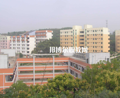 重慶貿(mào)易中等職業(yè)學校2022年報名條件、招生要求、招生對象