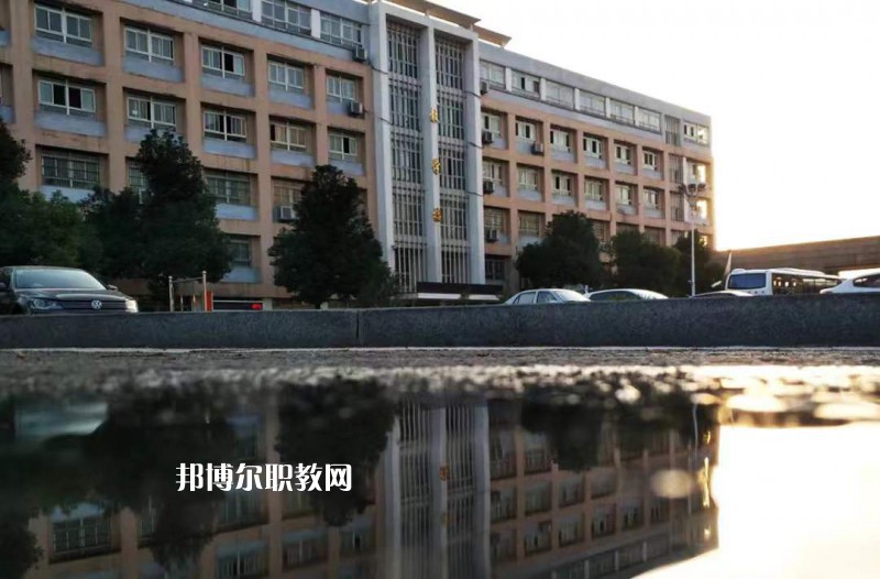 安徽紅十字會衛(wèi)生學校2022年報名條件、招生要求、招生對象