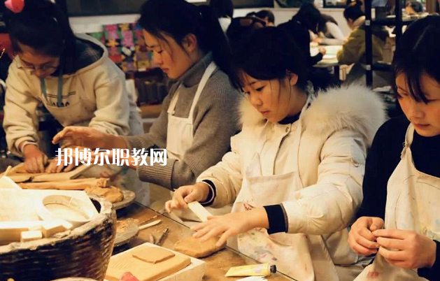 阜陽(yáng)科學(xué)技術(shù)學(xué)校2022年學(xué)費(fèi)、收費(fèi)多少