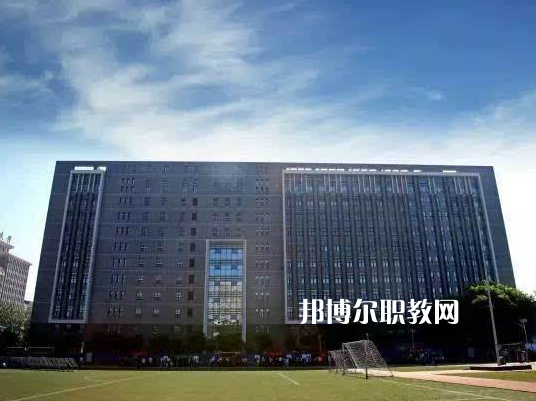 威信縣職業(yè)高級(jí)中學(xué)2022年招生辦聯(lián)系電話