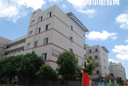 太湖職業(yè)技術(shù)學(xué)校2022年報名條件、招生要求、招生對象