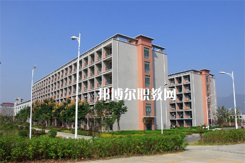昆明晉寧區(qū)職業(yè)高級(jí)中學(xué)2022年學(xué)費(fèi)、收費(fèi)多少