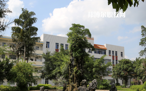 廣西玉林農(nóng)業(yè)學(xué)校2022年報(bào)名條件、招生要求、招生對象