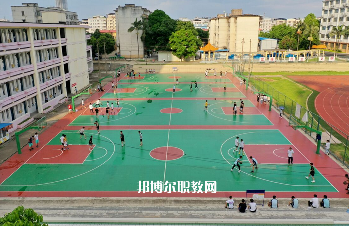 文山衛(wèi)生學(xué)校2022年學(xué)費(fèi)、收費(fèi)多少