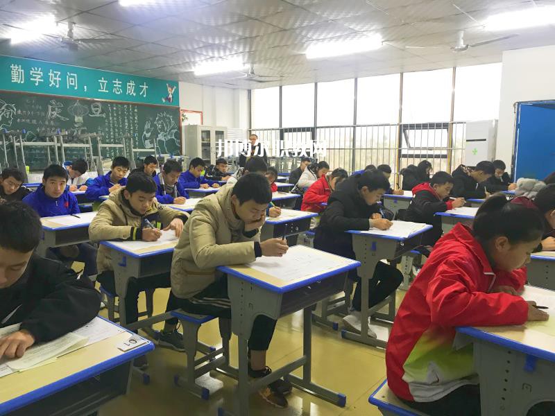 四川達州鳳凰職業(yè)技術(shù)學校2022年報名條件、招生要求、招生對象