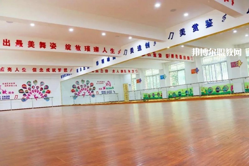 宜賓敘州區(qū)柳嘉職業(yè)技術(shù)學(xué)校2022年報名條件、招生要求、招生對象