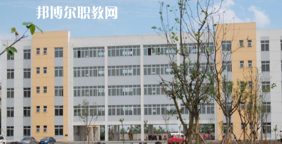 思茅衛(wèi)生學校2022年報名條件、招生要求、招生對象