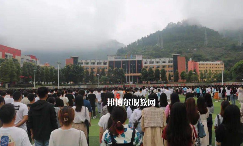 四川筠連職業(yè)技術(shù)學校2022年招生辦聯(lián)系電話