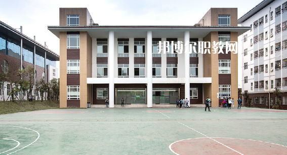 保山中醫(yī)藥高等?？茖W校2022年報名條件、招生要求、招生對象